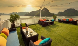 VERDURE LOTUS LUXURY LAN HA BAY CRUISE